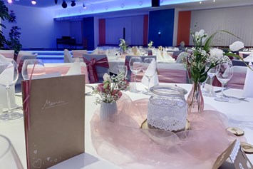 Hochzeitslocation: Detail Tischdeko, rosa, nach Kundenwusch, Mittel-BAR - Mittel-BAR Schönheide