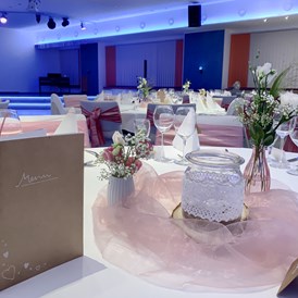 Hochzeitslocation: Detail Tischdeko, rosa, nach Kundenwusch, Mittel-BAR - Mittel-BAR Schönheide