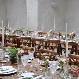 Hochzeitslocation: Hochzeit im Landhausstil - Schloss Maretsch