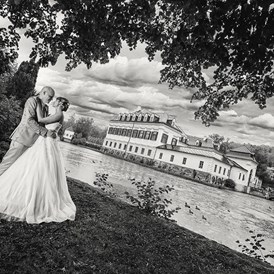 Hochzeitslocation: Heiraten im Schloss Laudon in 1140 Wien.
Foto © fotorega.com - Schloss Laudon