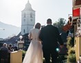 Hochzeitslocation: Die Kirche - immer im Blick von unserer Location und nur 4 Gehminuten entfernt - Paul der Wirt, St. Wolfgang