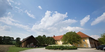 Winterhochzeit - Neumarkt im Mühlkreis - Heiraten am Burnerhof in Oberösterreich.
Foto © sandragehmair.com - Burnerhof