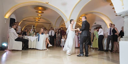 Winterhochzeit - Neumarkt im Mühlkreis - Darf ich bitten ...
Foto © sandragehmair.com - Burnerhof