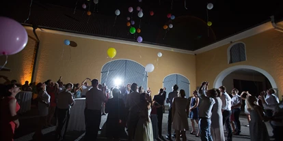Winterhochzeit - Neumarkt im Mühlkreis - Heiraten am Burnerhof in Oberösterreich.
Foto © sandragehmair.com - Burnerhof