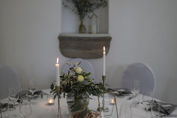 Hochzeitslocation: Tischdekoration - Schloss Ennsegg