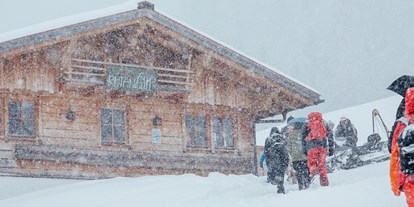 Winterhochzeit - Umgebung: in den Bergen - Die Rufana Alp lädt zu einer Hochzeit im Schnee. - Rufana Alp