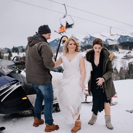 Hochzeitslocation: Die Braut kommt mit dem Skidoo - Rufana Alp