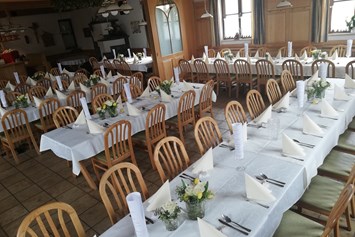 Hochzeitslocation: Feier im großen Saal - unserer Hopfnstubn - KräuterWirt Dunzinger