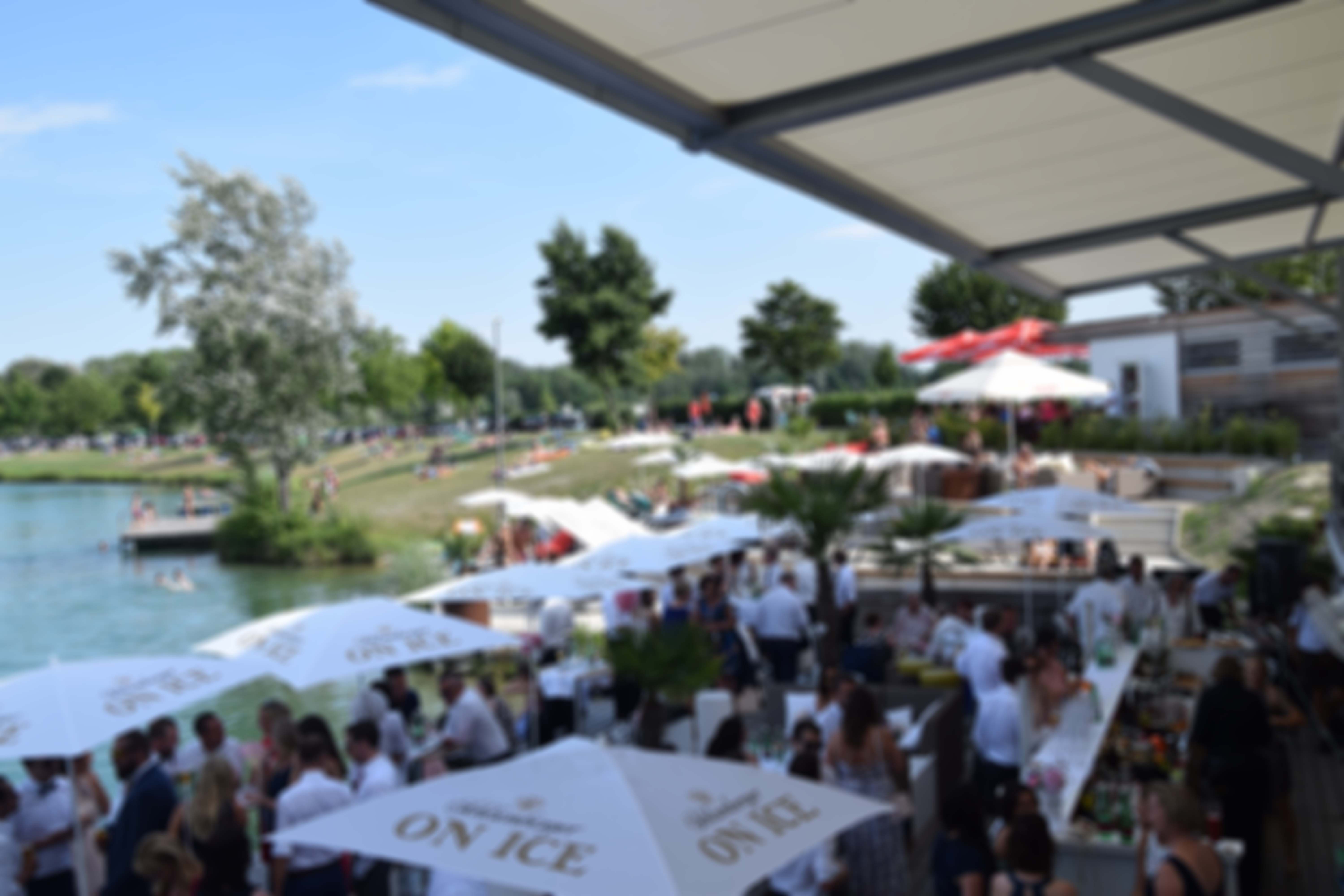 Hochzeitslocation: Das THALHAMMERs mit Blick auf den Feldkirchner Badesee. - THALHAMMERs