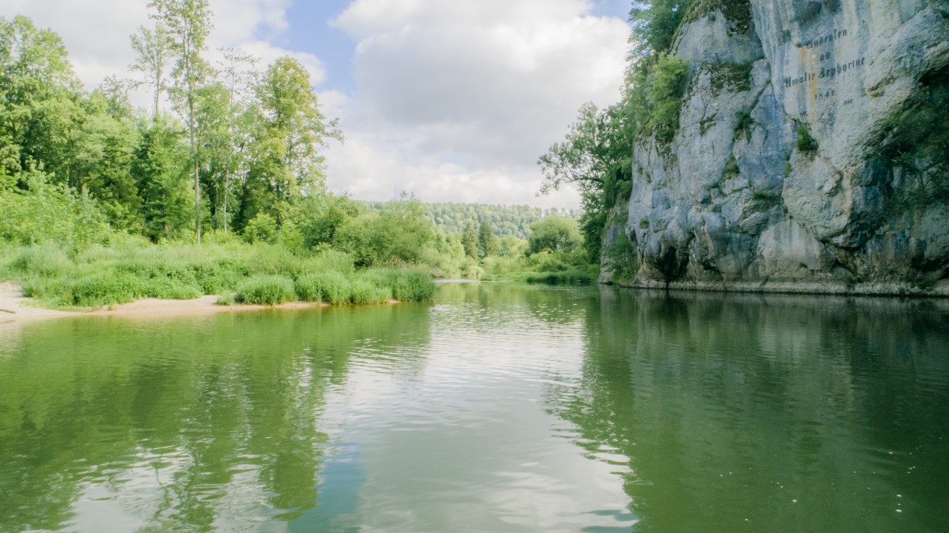 Hochzeitslocation: Meinradskapelle - Waldhochzeit im Fürstl. Park Inzigkofen