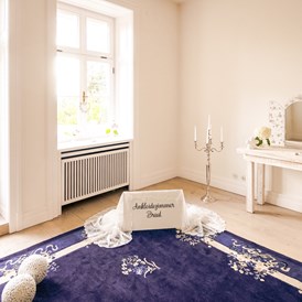 Hochzeitslocation: Das Ankleidezimmer der Braut - Schloß Vasoldsberg 