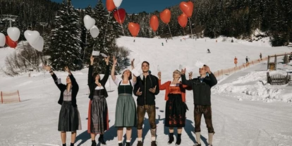 Winterhochzeit - Tirol - Eine Winterhochzeit auf der Rössl Alm - nur wenige Meter neben der Piste. - Rössl Alm
