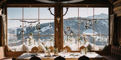 Winterhochzeit - Tirol - Der herrliche Ausblick auf die verschneite Landschaft bei eurer Winterhochzeit in der Rössl Alm. - Rössl Alm