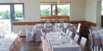 Winterhochzeit - Karlstetten - Eine Hochzeitstafel in Rosa! - WEINGUT & WEINBLICK Grafinger