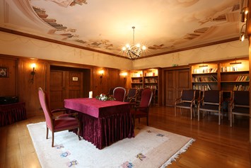 Hochzeitslocation: Die Bibliothek des Lakeside Burghotel zu Strausberg. - The Lakeside Burghotel zu Strausberg