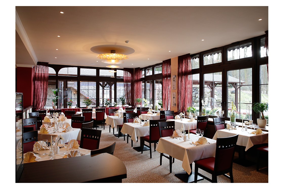 Hochzeitslocation: Das Restaurant Royal im Lakeside Burghotel zu Strausberg. - The Lakeside Burghotel zu Strausberg