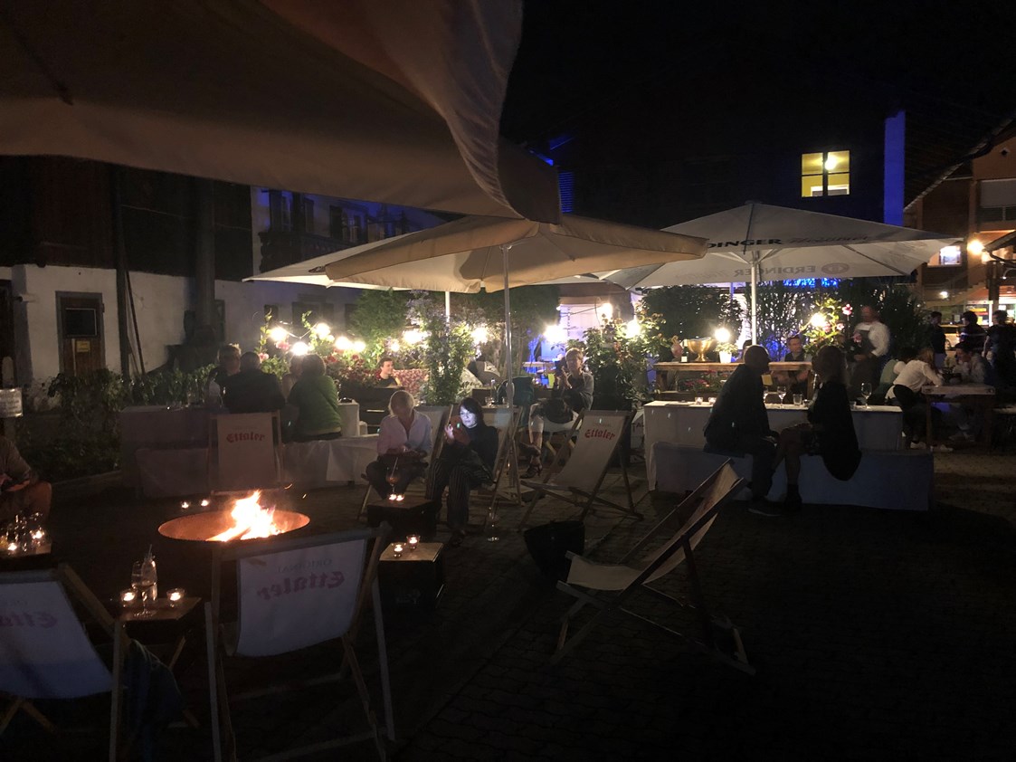Hochzeitslocation: Sommernachtstraumhochzeit im 4Eck Garten - 4ECK Restaurant & Bar 