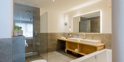 Winterhochzeit - Tirol - Vorbild Badezimmer - PURE Resort Pitztal