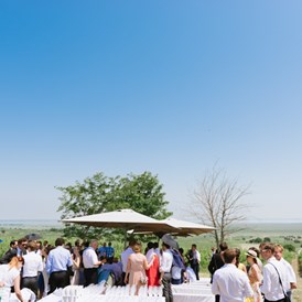 Hochzeitslocation: Feiern Sie unter freiem Himmel auf Gut Purbach.
Foto (c) belleandsass.com - Gut Purbach