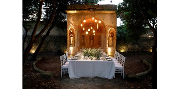 Winterhochzeit - Italien - Der Tisch für das Hochzeitspaar in unserem Schlossgarten www.retreat-palazzo.de - Retreat Palazzo