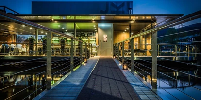 Winterhochzeit - Neumarkt im Mühlkreis - Die moderne Architektur des JKU Teichwerk lädt zu einer modernen Hochzeit. - JKU Teichwerk