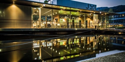 Winterhochzeit - Neumarkt im Mühlkreis - Blick auf das JKU Teichwerk in Linz. - JKU Teichwerk