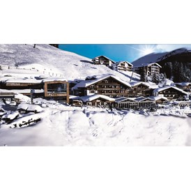 Hochzeitslocation: Hotel-Außenansicht | Winter - Das Alpenwelt Resort****SUPERIOR