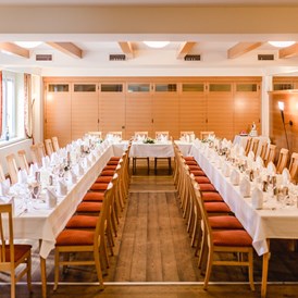 Hochzeitslocation: Der Festsaal des Gasthaus GROSS in Paldau lädt zu eurer Hochzeit. - Gasthaus GROSS