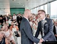 Hochzeitslocation: Feiern Sie Ihre Hochzeit in der Wolke 19 in Wien. / Sky Lobby, auch standesamtliche Zeremonien möglich!
foto © weddingreport.at - wolke19 im Ares Tower