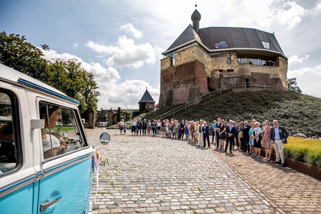 Hochzeitslocation: Ankunft von das Hochzeitspaar beim Burg - Kasteel De Keverberg