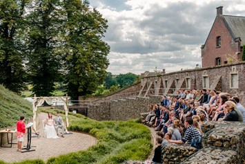 Hochzeitslocation: Die Zeremonie im Garten - Kasteel De Keverberg
