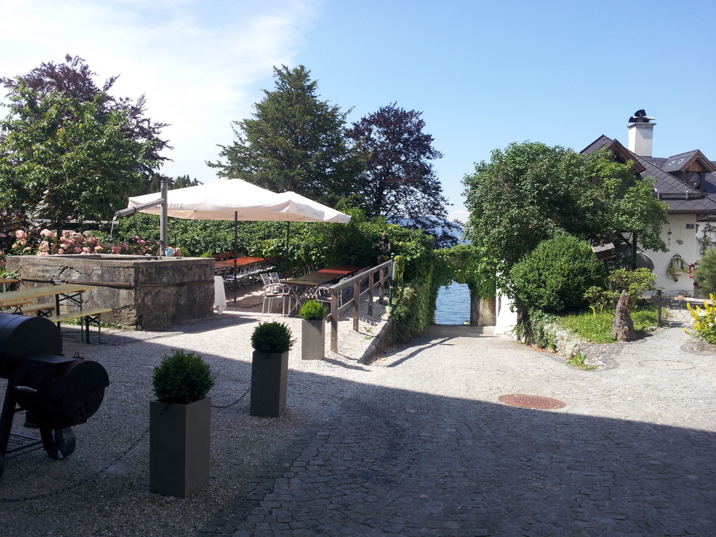 Winterhochzeit - Umgebung: in den Bergen - Unsere Terasse mit Blick auf den Traunsee. - Restaurant Klosterstube