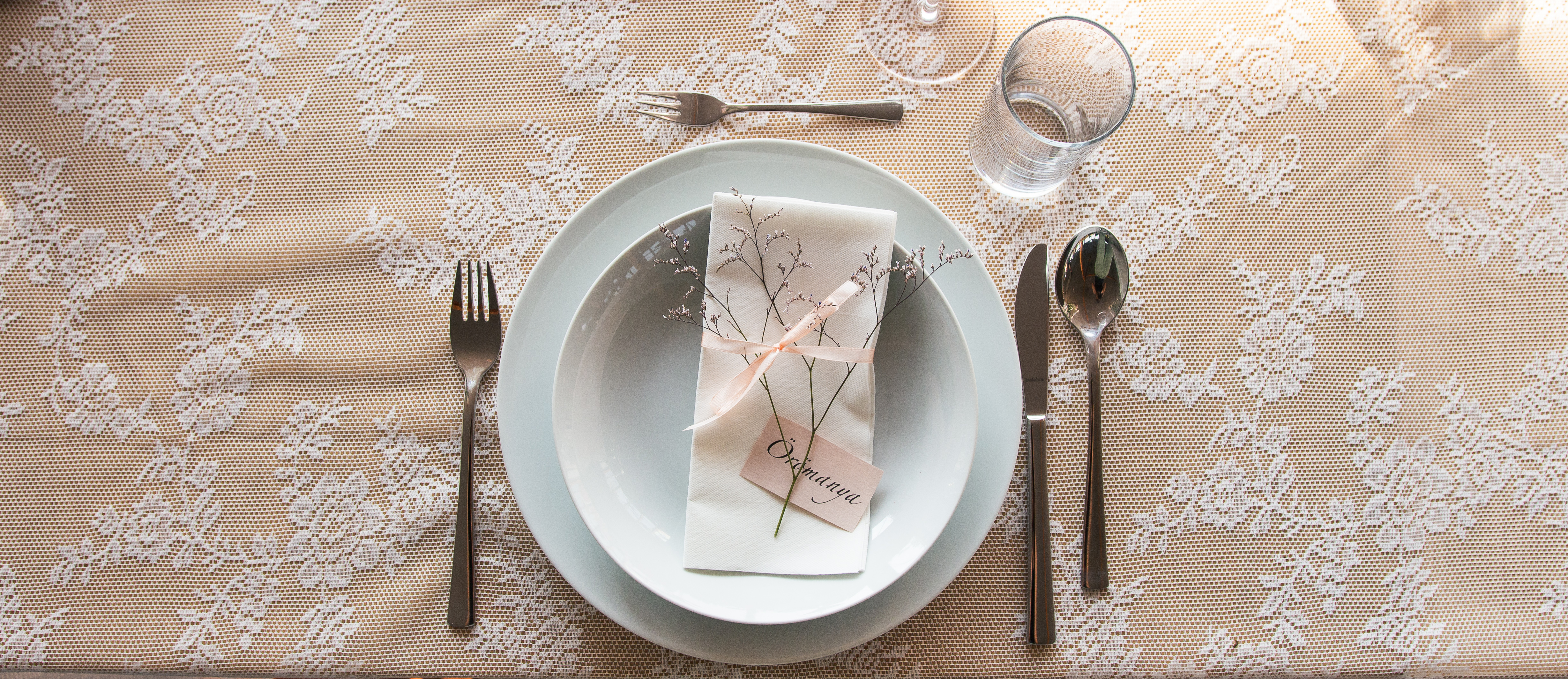 Hochzeitslocation: Franciska Major/ Pro Village