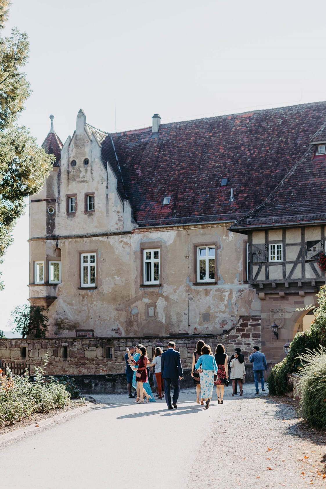 Hochzeitslocation: Die prachtvolle Einfahrt der Burg Stettenfels. - Burg Stettenfels