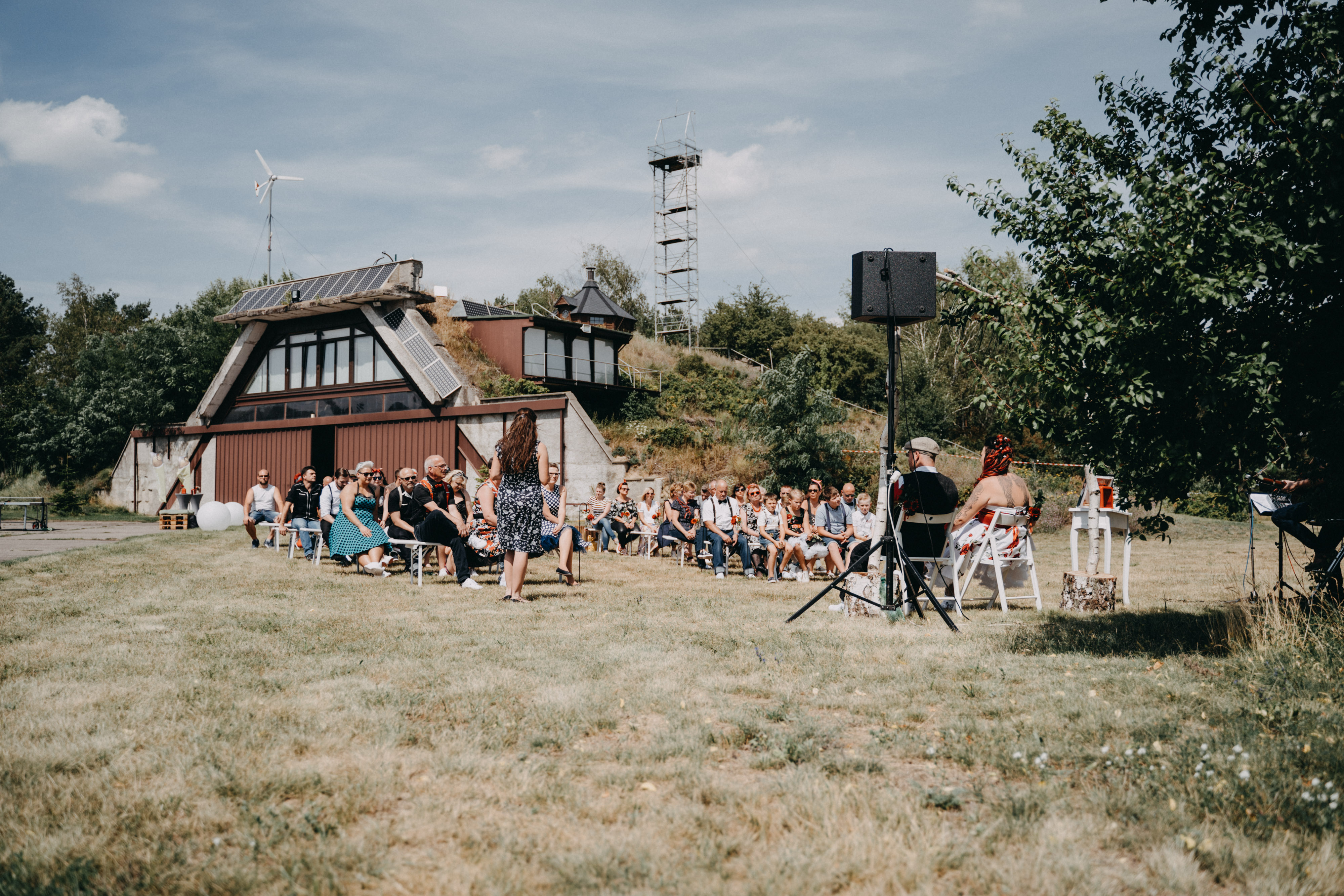 Winterhochzeit - Berlin-Stadt - Der Platz für die Trauung im Freien befindet sich in untermittelbarer Nähe zum Festsaal. - Event Hangar - Flugplatz Werneuchen