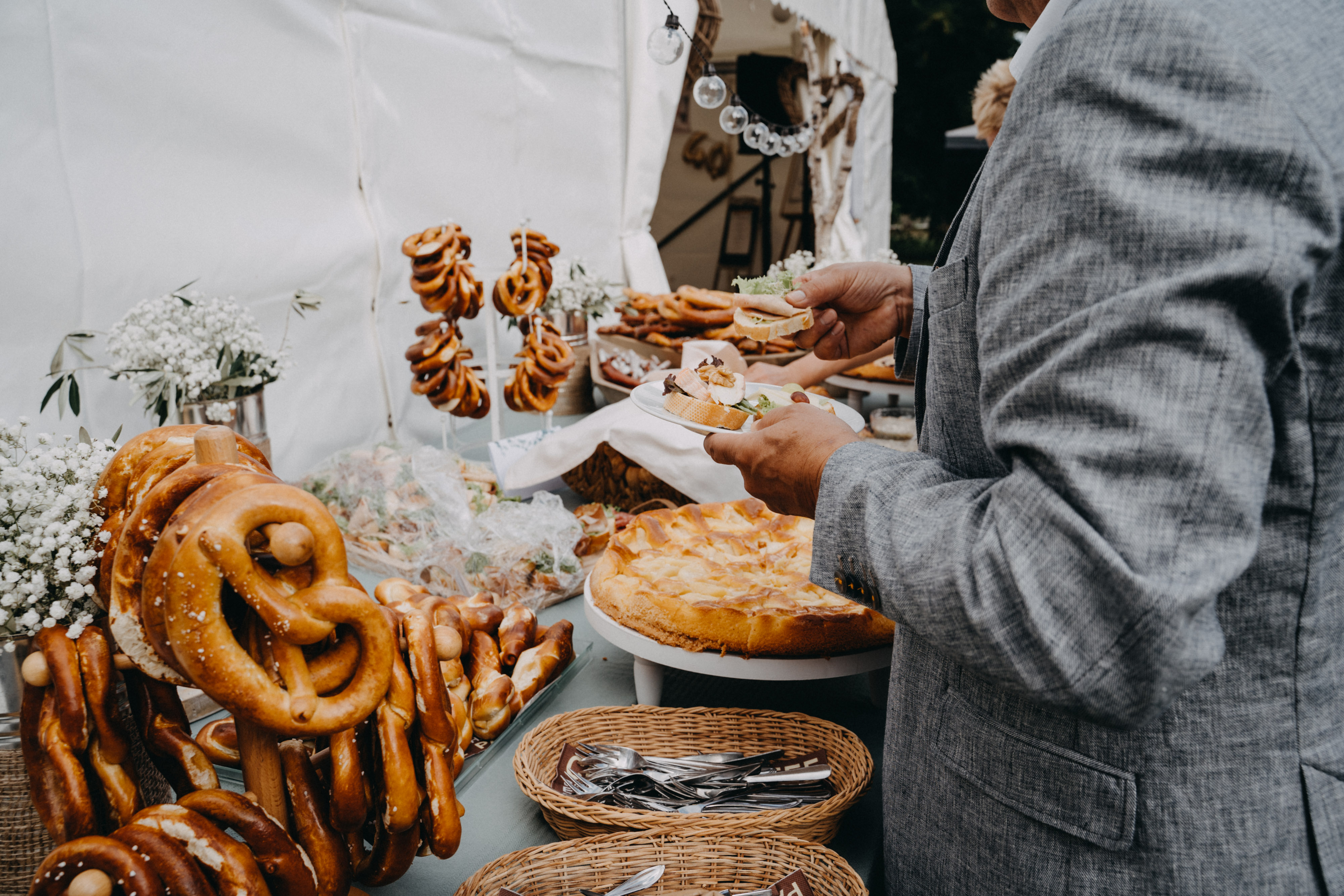 Hochzeitslocation: Leckere Stärkungen für Braut und Bräutigam auf Havelschloss Zehdenick. - Havelschloss Zehdenick