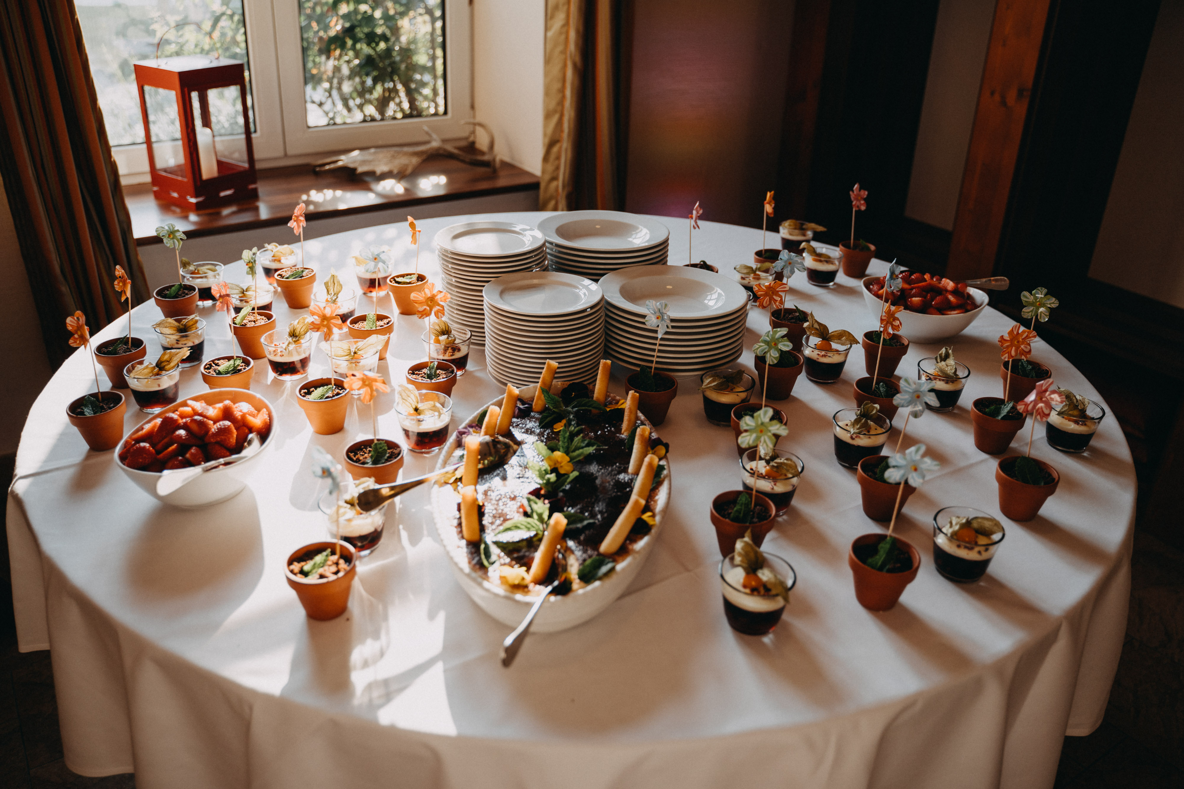 Hochzeitslocation: Zahlreiche gesunde Nachspeisen ergänzen die Hochzeitstorte. - Hotel & Restaurant Am Peenetal