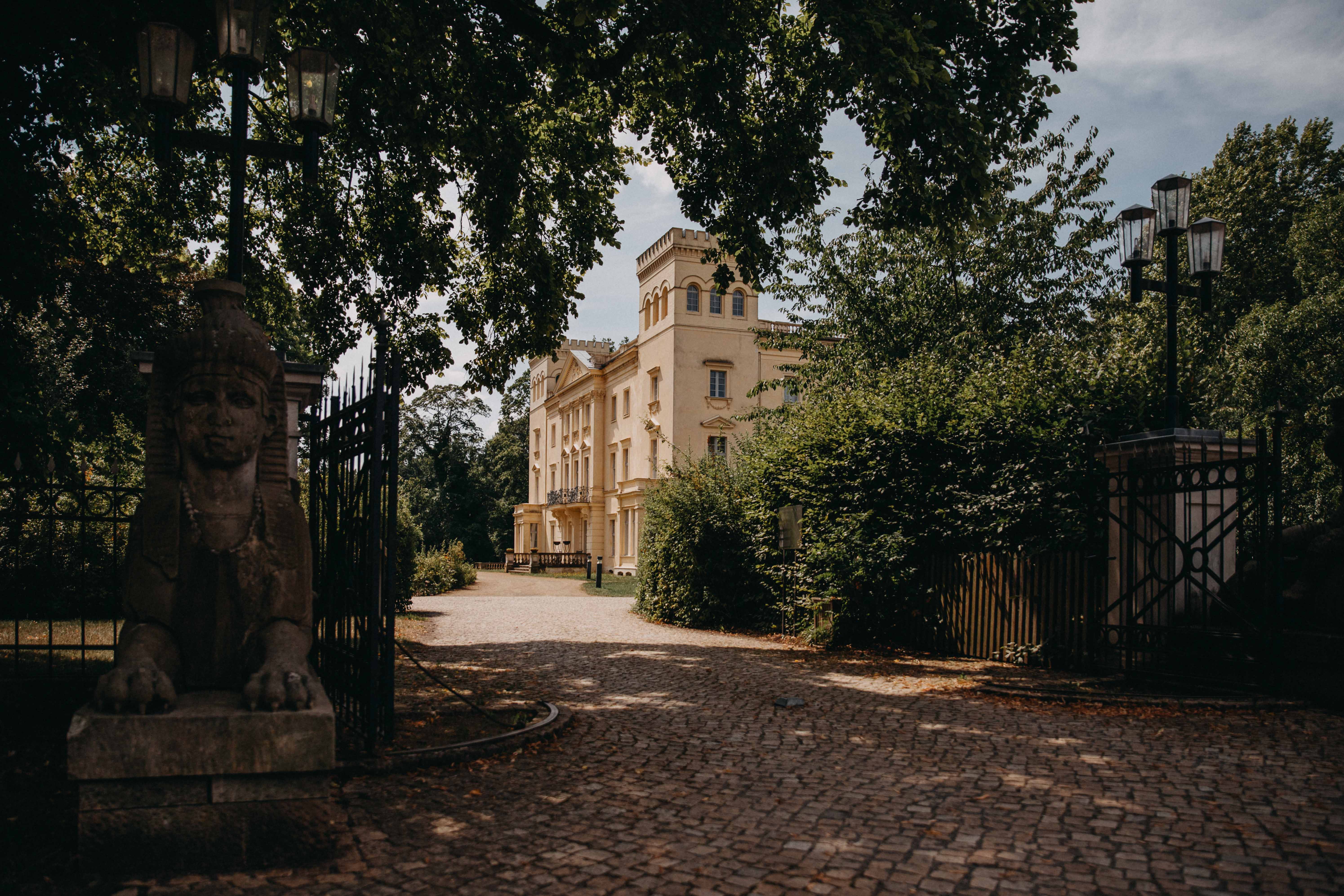Hochzeitslocation: Feiert eure Hochzeit im Restaurant des Schloss Steinhöfel in Brandenburg. - Schloss Steinhöfel
