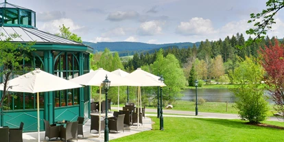 Winterhochzeit - Schwarzwald - Hochzeitslocation Pavillon Diva mit Sonnenterrasse und Blick zum Adlersee - Parkhotel Adler, Hochschwarzwald Hotelbetriebs GmbH