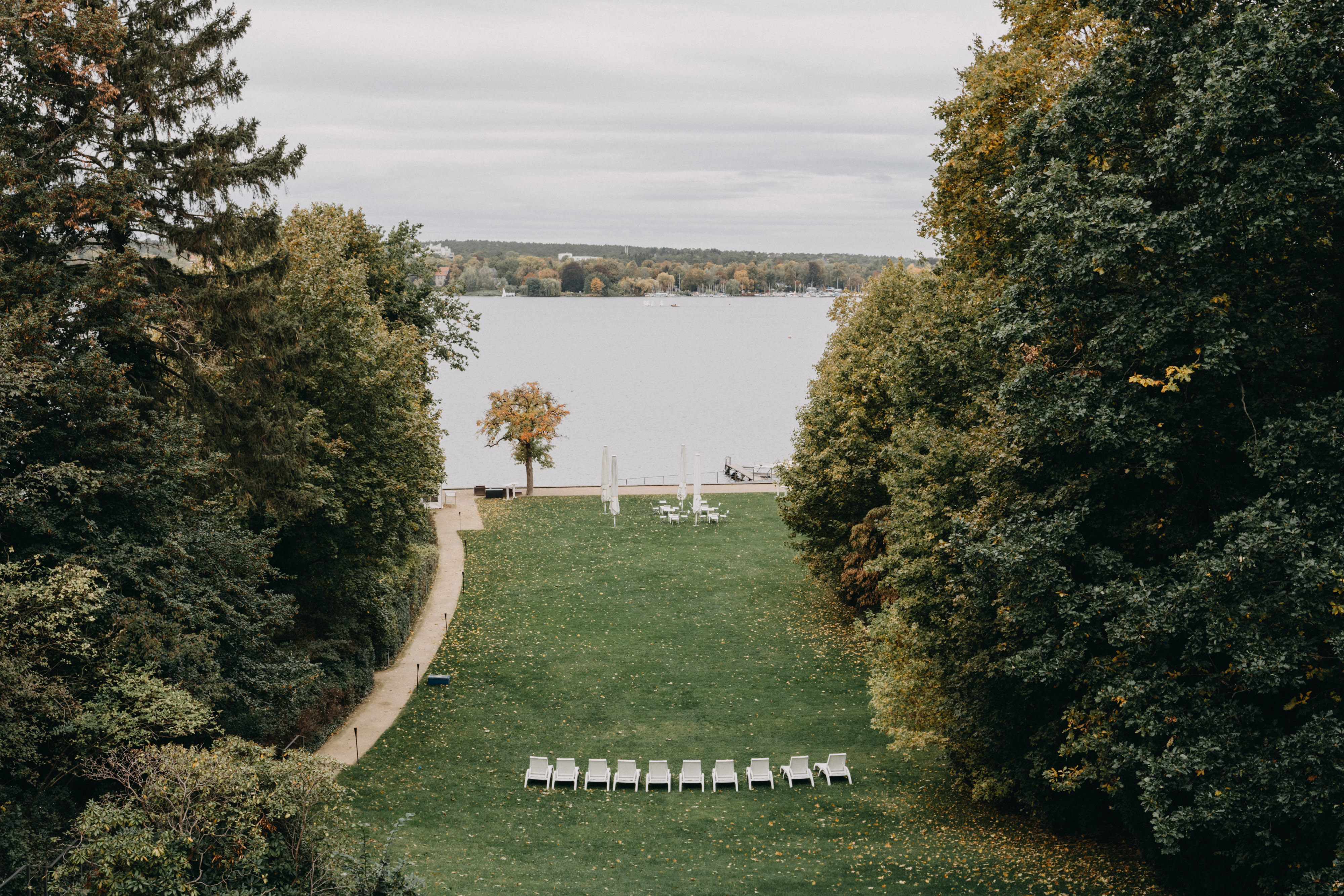 Winterhochzeit - Berlin-Stadt - Die Hochzeitslocation blumenfisch liegt direkt am Wannsee in Berlin. - blumenfisch am Großen Wannsee