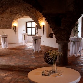 Hochzeitslocation: Der Rittersaal für Empfänge, Trauungen oder für die Hochzeitstafel. - Alte Burg Gmünd