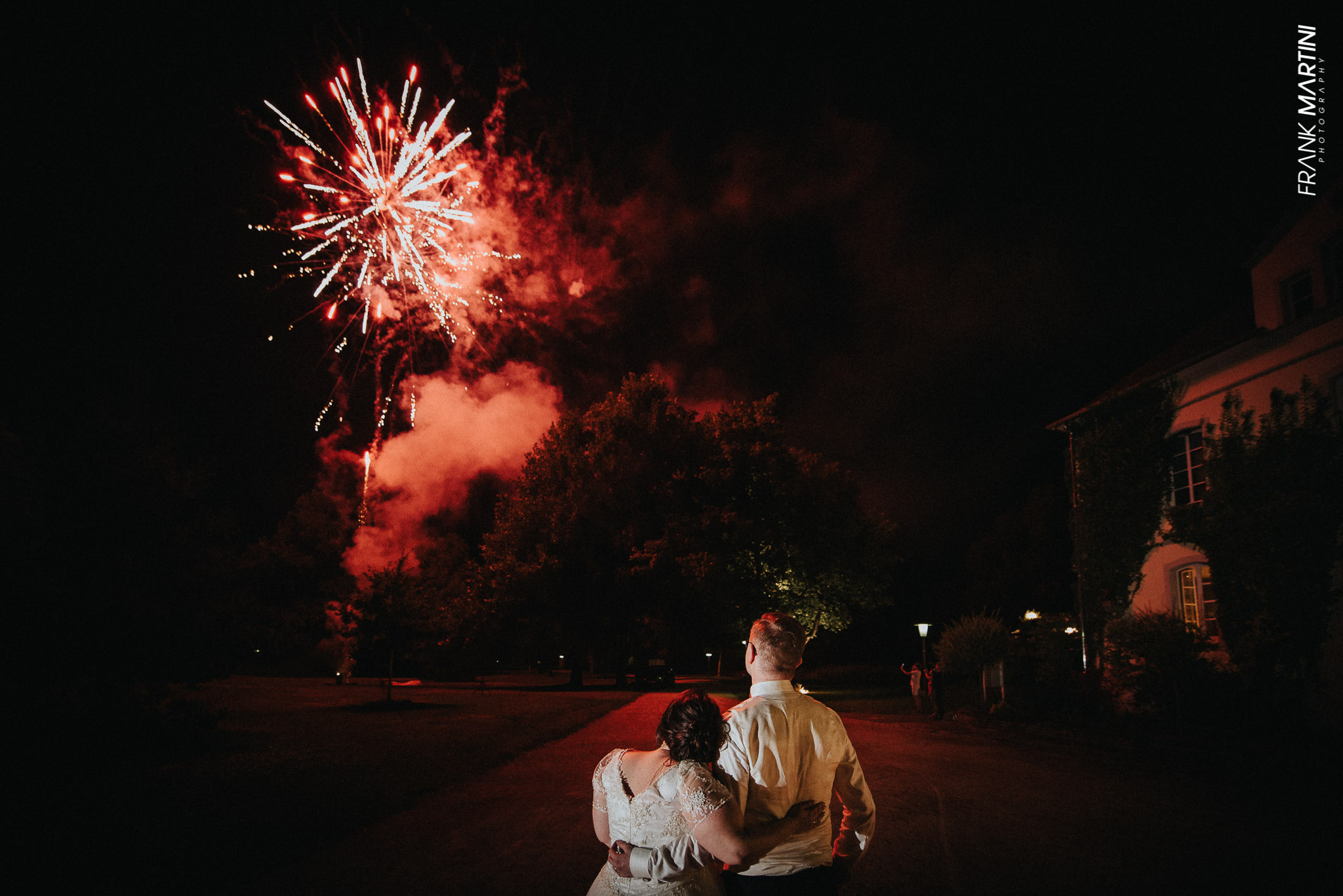 Hochzeitslocation: Den glamourösen Abschluss der Hochzeitsfeier stellt ein großes Feuerwerk dar. - Orangerie Nells Park Hotel Trier