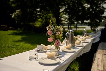 Hochzeitslocation: Kuchen und Kaffee zur Hochzeit. - Kultur-Gut Wrechen