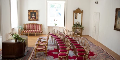 Winterhochzeit - Art der Location: Schloss - Eine standesamtliche Trauung im Veranstaltungsschloss Margarethen am Moos. - Veranstaltungsschloss Margarethen am Moos
