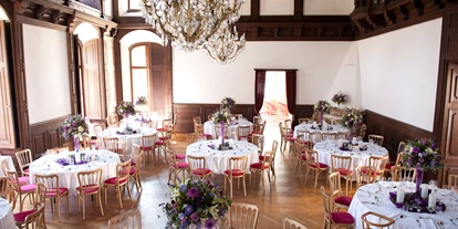Winterhochzeit - Art der Location: Schloss - Der Festsaal im Veranstaltungsschloss Margarethen am Moos. - Veranstaltungsschloss Margarethen am Moos
