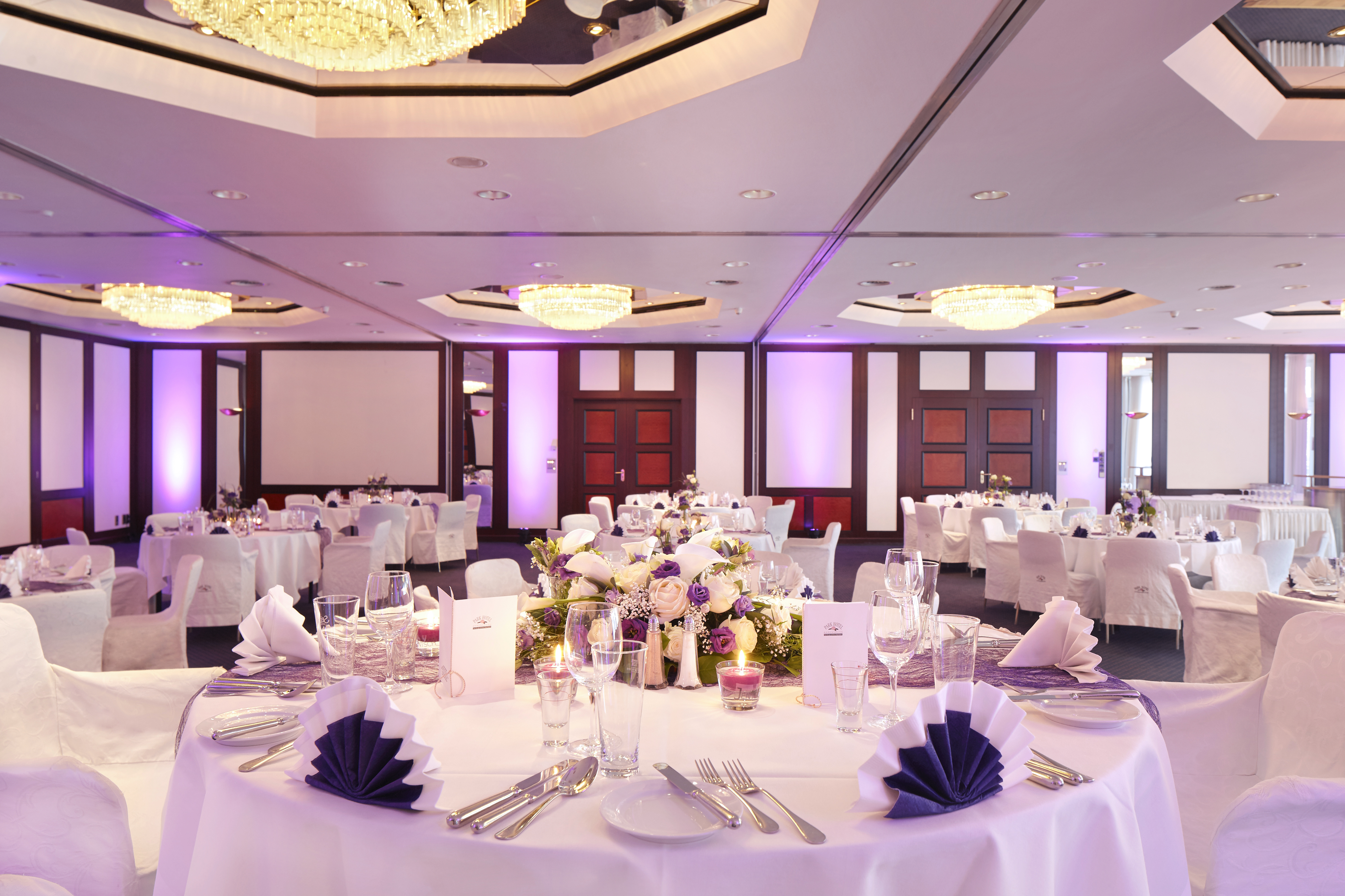 Winterhochzeit - nächstes Hotel - Festsaal Versailles  - Park Hotel Ahrensburg