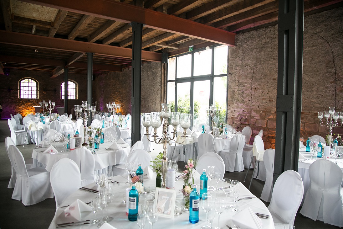 Hochzeitslocation: Gräfin von Berckheim Saal in Gala Bestuhlung  - Gutshof Ladenburg