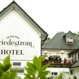Hochzeitslocation: Hotelansicht  - Hotel „Schloss Friedestrom“