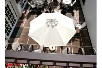 Hochzeitslocation: Terrasse
Exklusiv für alle Feiern, die im Bankettsaal "Holunder-Kastanie" stattfinden.  - Hotel „Schloss Friedestrom“