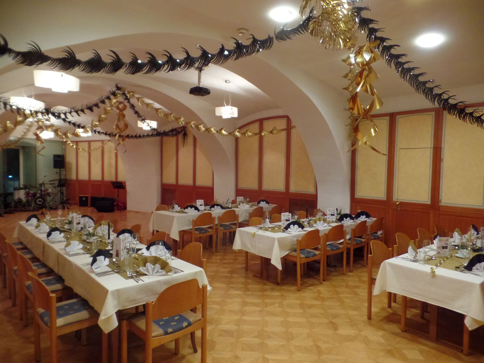 ****HOTEL-RESTAURANT MINICHMAYR Angaben zu den Festsälen Festsaal